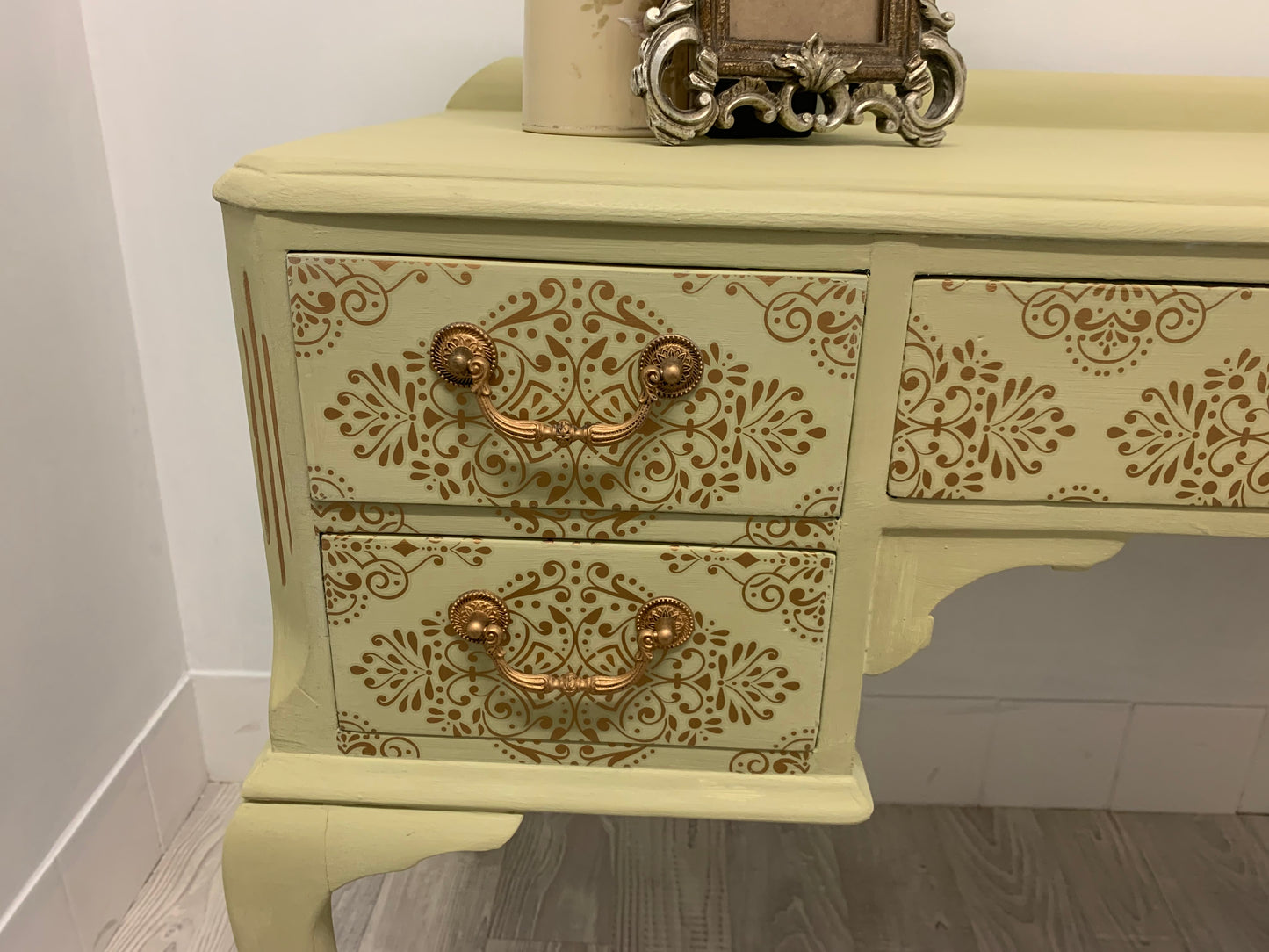 Versailles Dresser